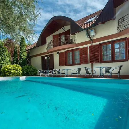 Pensión Marina Panzio 3*